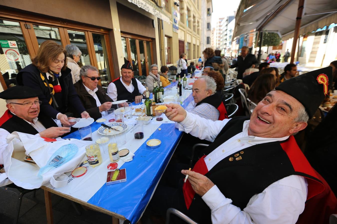 ¿Estuviste en la Comida en la calle de Avilés? ¡Búscate! - 2