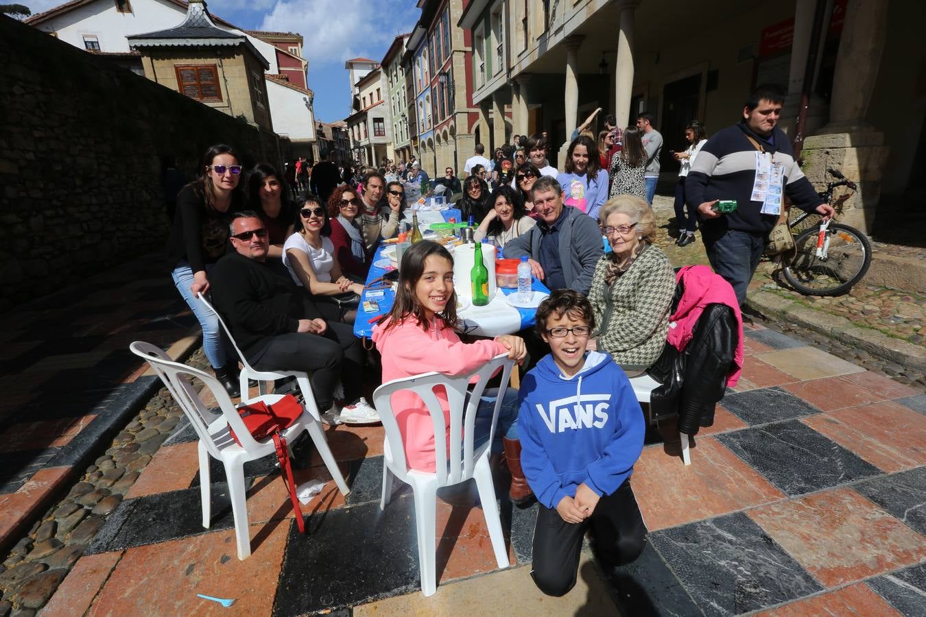 ¿Estuviste en la Comida en la calle de Avilés? ¡Búscate! - 2