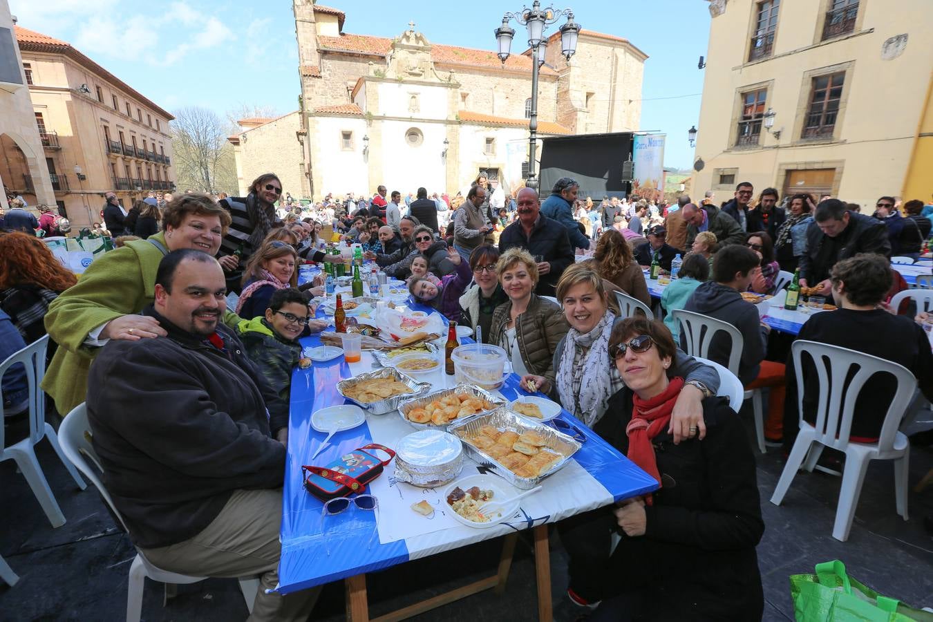 ¿Estuviste en la Comida en la calle de Avilés? ¡Búscate!