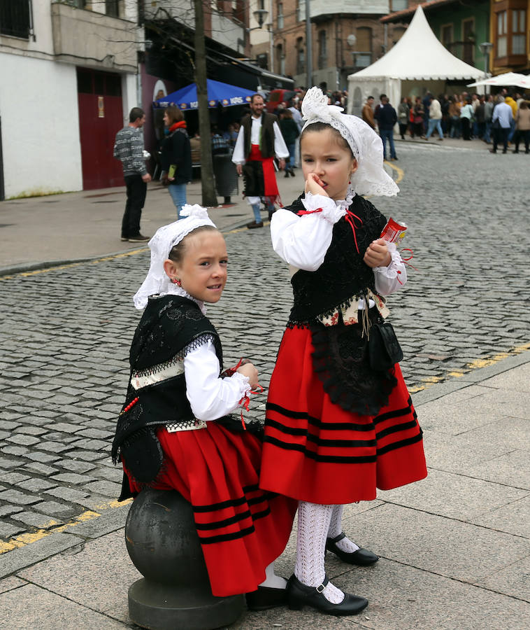 La Pola celebra los Güevos Pintos (2)