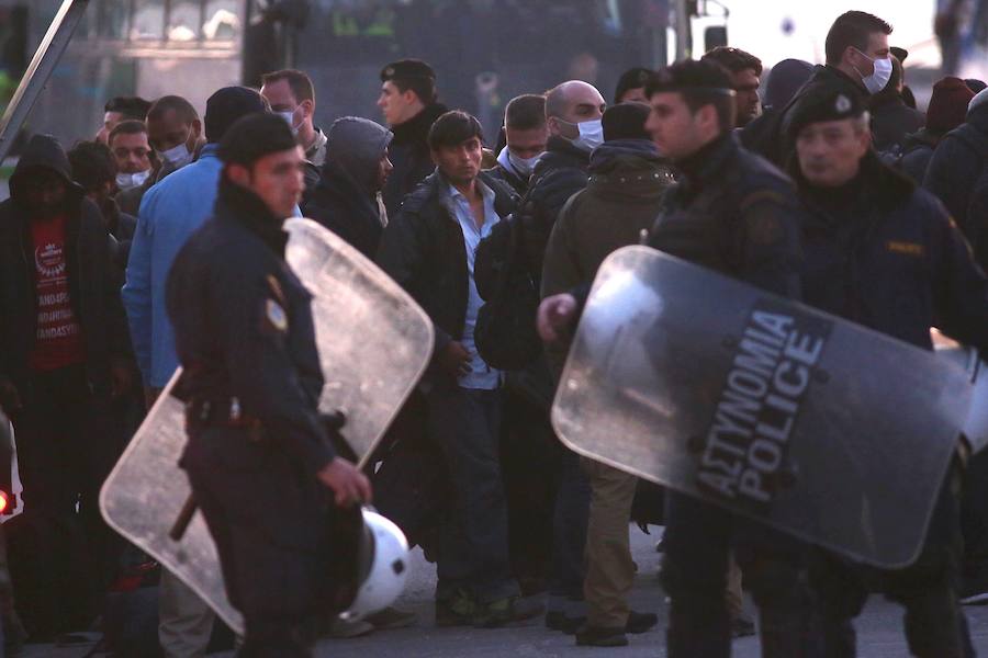 Comienzan las devoluciones de refugiados desde Grecia a Turquía