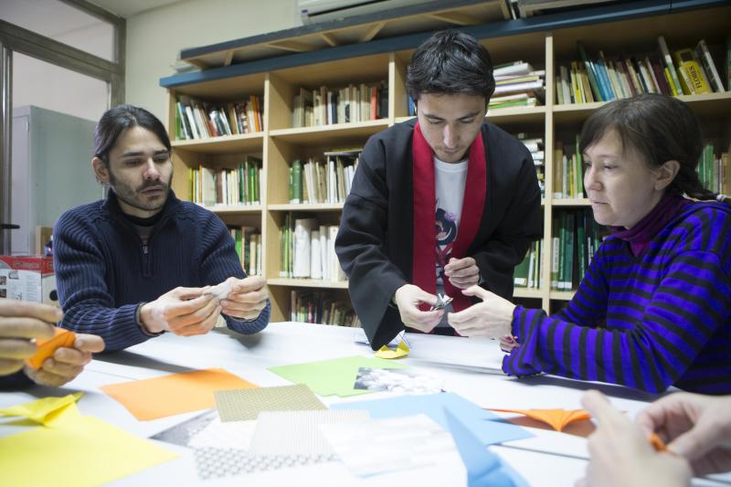 Flores de papel en el Botánico