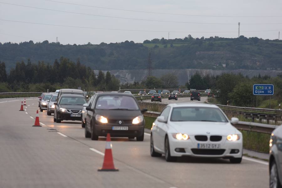 Retenciones kilométricas en la Y por las obras para tapar baches