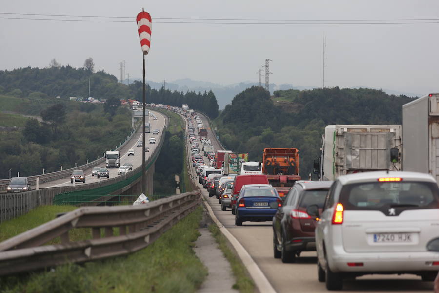 Retenciones kilométricas en la Y por las obras para tapar baches