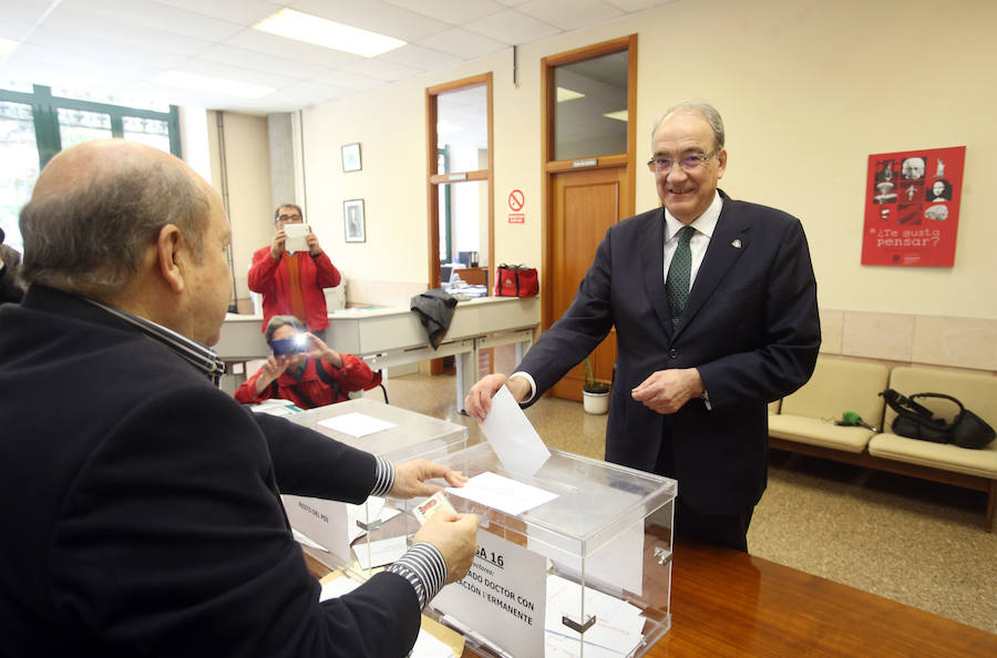 Santiago García Granda, nuevo rector de la Universidad de Oviedo