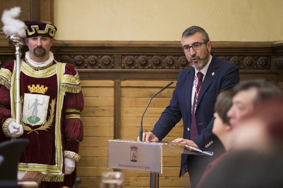 Pleno de Honores y Distinciones del Ayuntamiento de Gijón