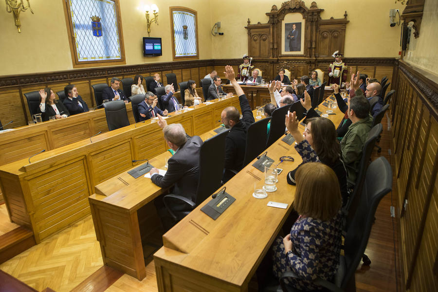 Pleno de Honores y Distinciones del Ayuntamiento de Gijón