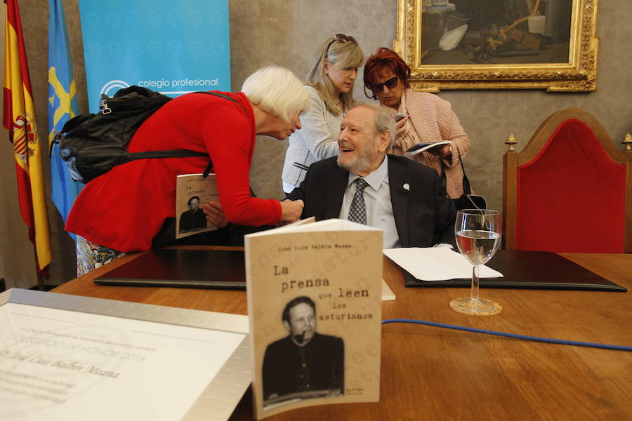 José Luis Balbín, primer Colegiado de Honor del Colegio de Periodistas de Asturias