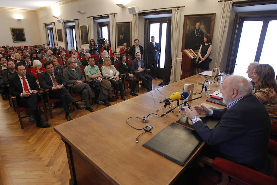 José Luis Balbín, primer Colegiado de Honor del Colegio de Periodistas de Asturias