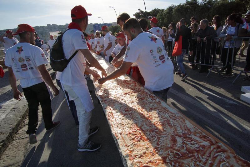 Dos kilómetros de pizza napolitana