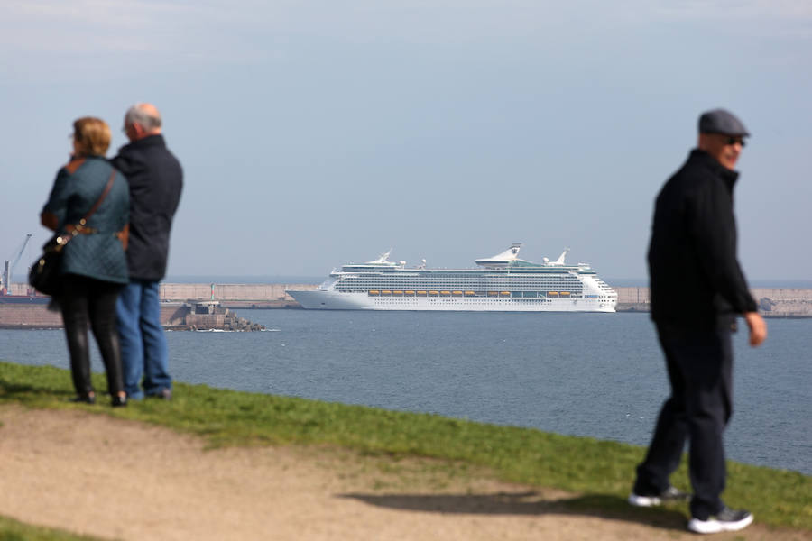 Primera escala gijonesa del &#039;Navigator of the Seas&#039;