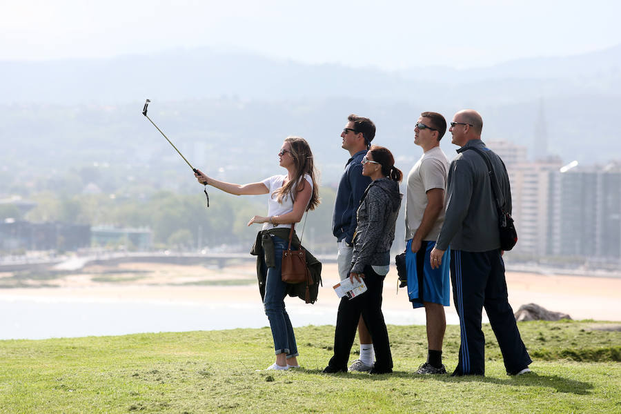 Primera escala gijonesa del &#039;Navigator of the Seas&#039;