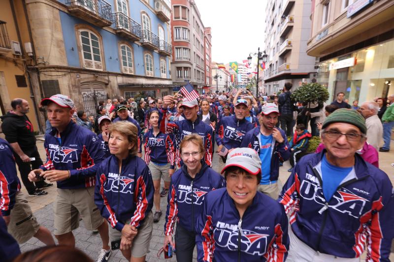 Un desfile por las calles de Avilés abre el Mundial de Duatlón