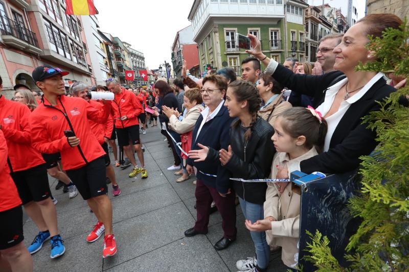 Un desfile por las calles de Avilés abre el Mundial de Duatlón