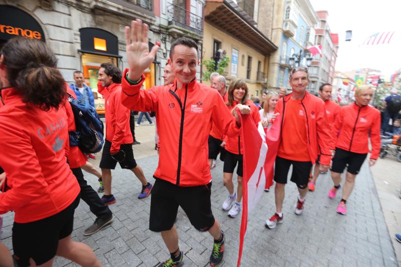 Un desfile por las calles de Avilés abre el Mundial de Duatlón