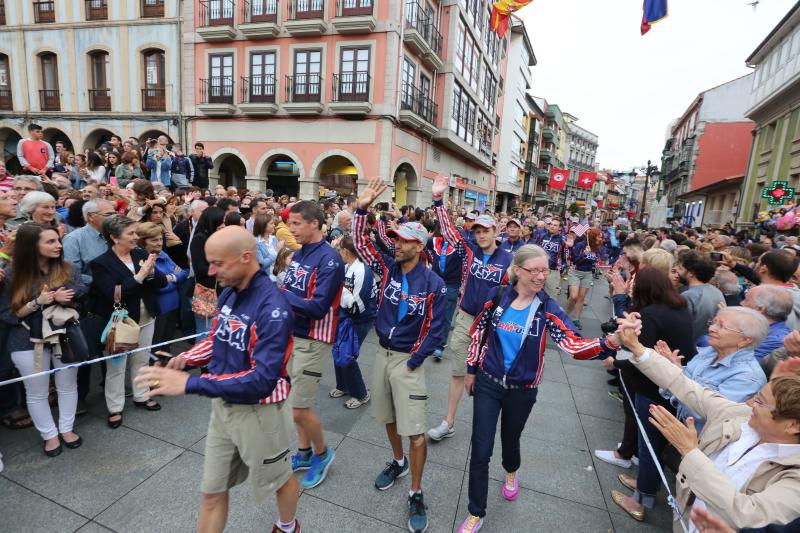 Un desfile por las calles de Avilés abre el Mundial de Duatlón