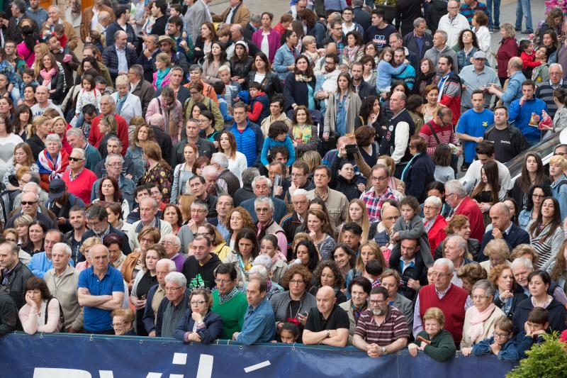 Un desfile por las calles de Avilés abre el Mundial de Duatlón