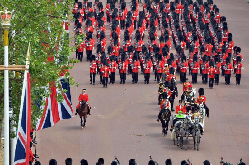 Un desfile para los 90 años de Isabel II
