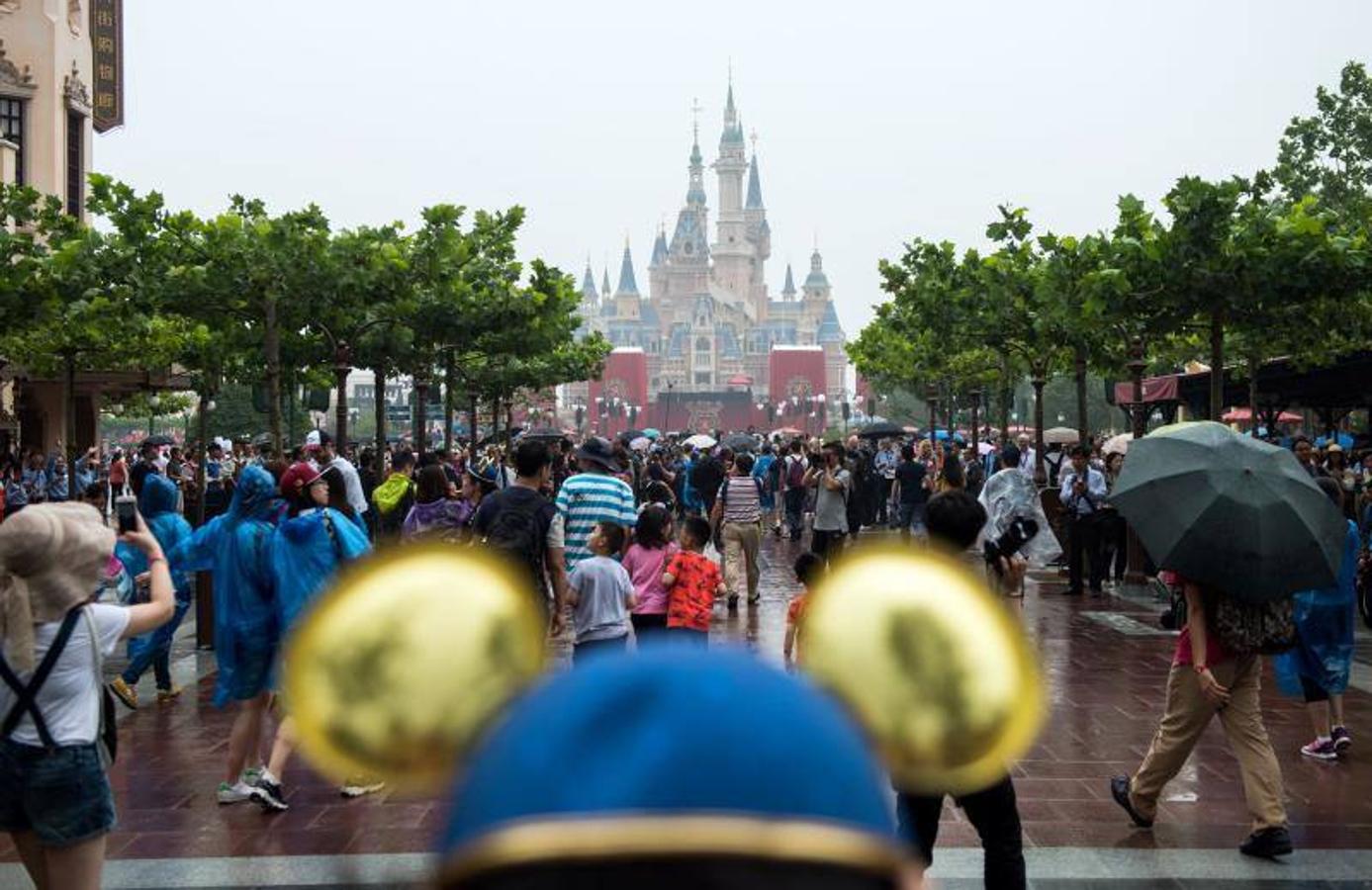 Abre el primer parque de atracciones Disney en China