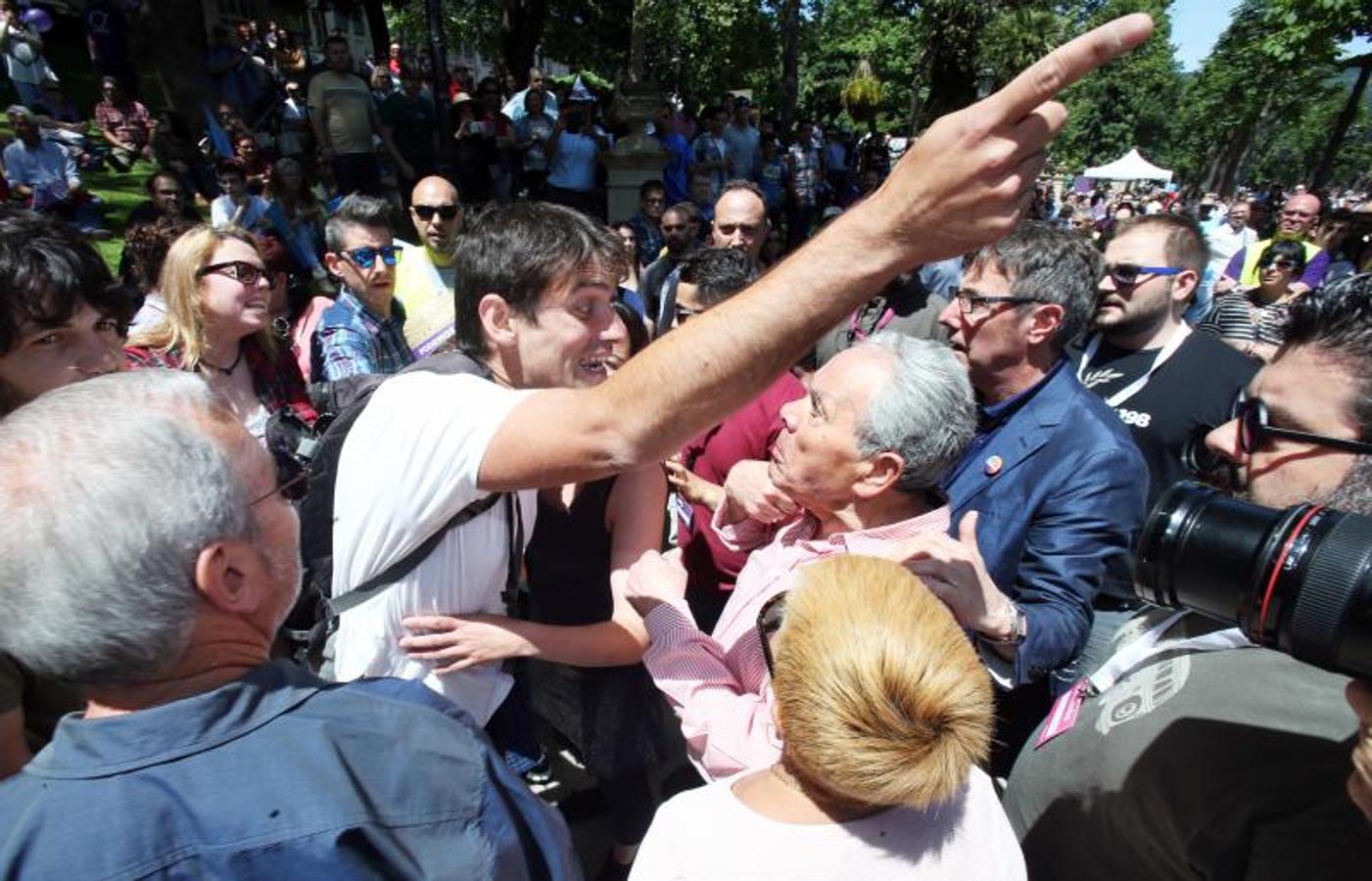 Monedero: «Es posible una política diferente y nos gustaría que el PSOE nos ayudara»