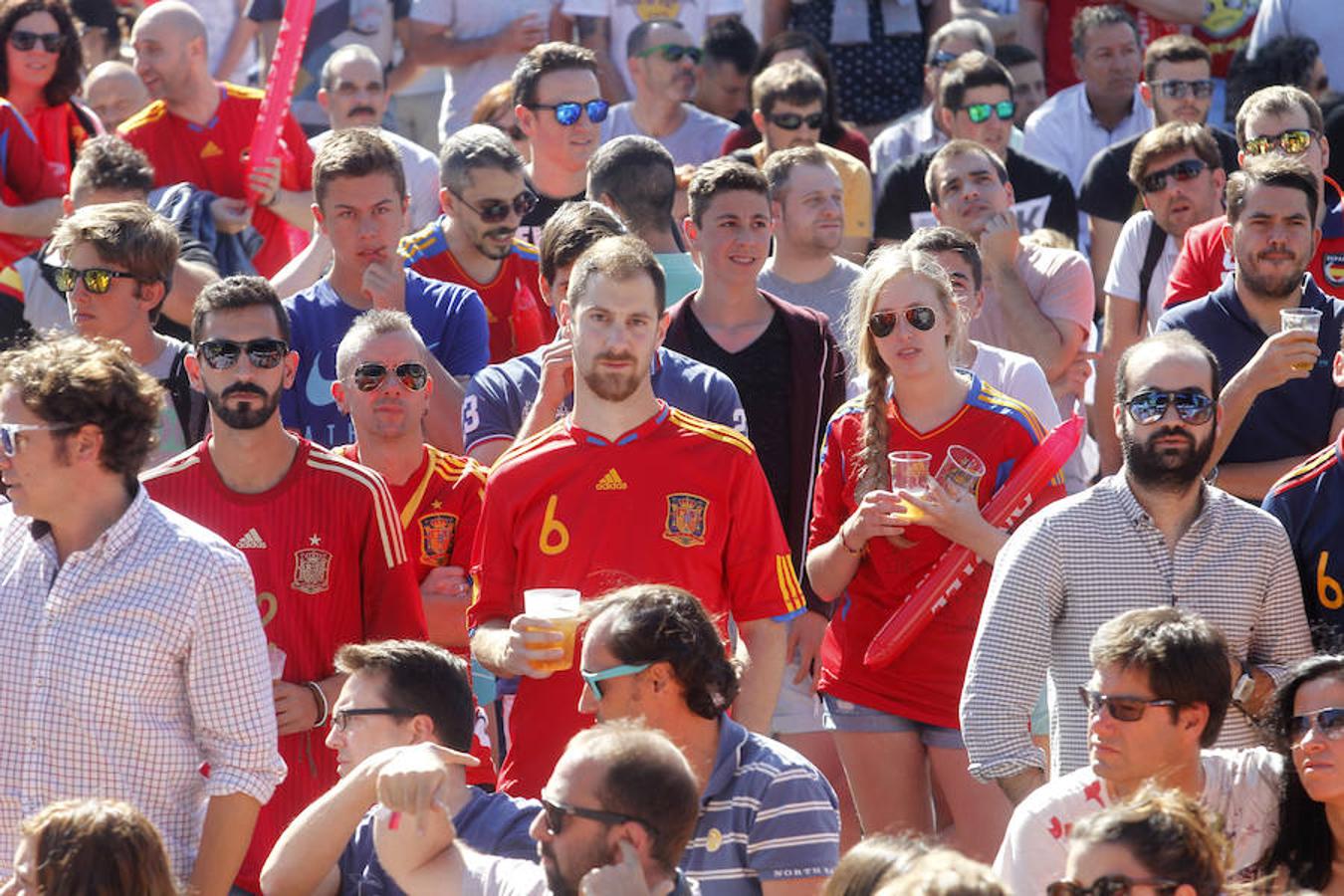 La afición española, de la euforia a la desolación