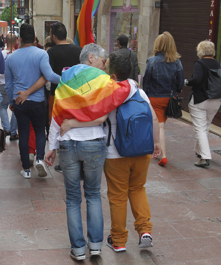 El &#039;orgullo&#039; se luce en Oviedo