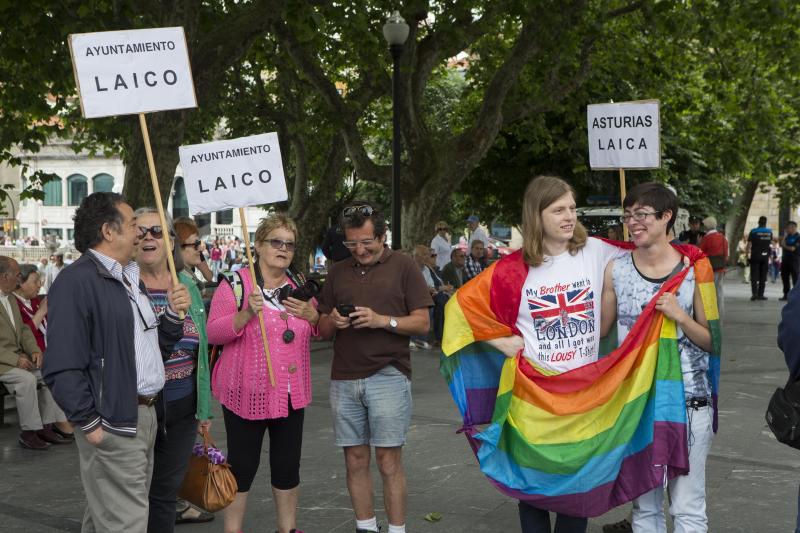 Polémica bendición de las aguas en Gijón