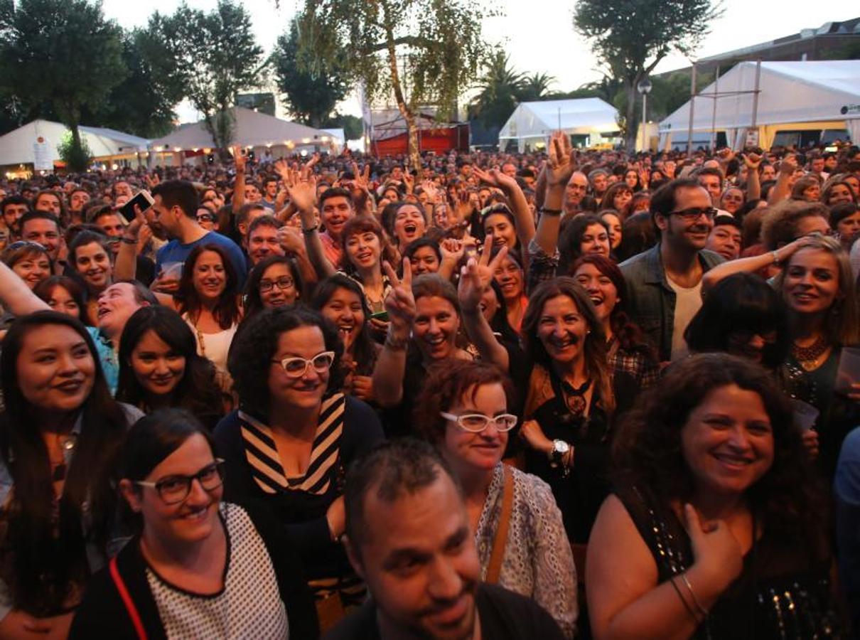 Los Hombres G hacen vibrar el festival Metrópoli de Gijón