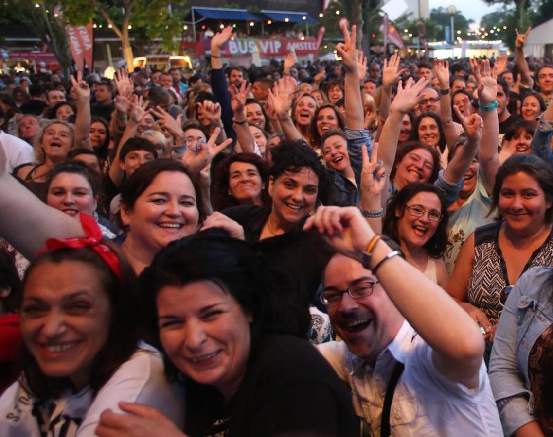 Los Hombres G hacen vibrar el festival Metrópoli de Gijón