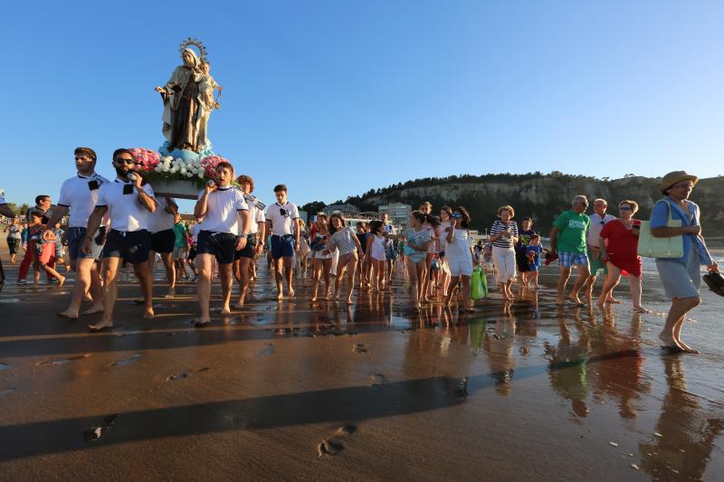 Procesión de la Virgen del Carmen en Salinas