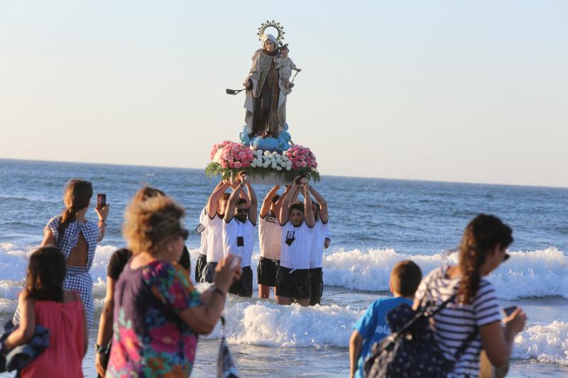 Procesión de la Virgen del Carmen en Salinas