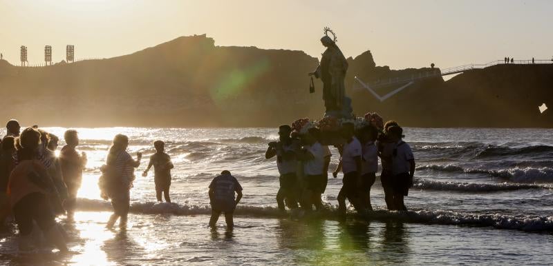 Procesión de la Virgen del Carmen en Salinas