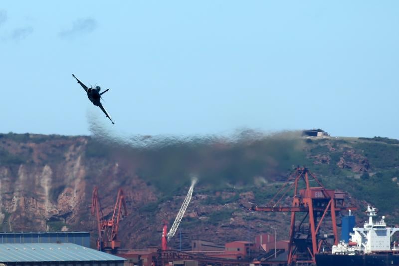 El Festival Aéreo ruge en el cielo de Gijón
