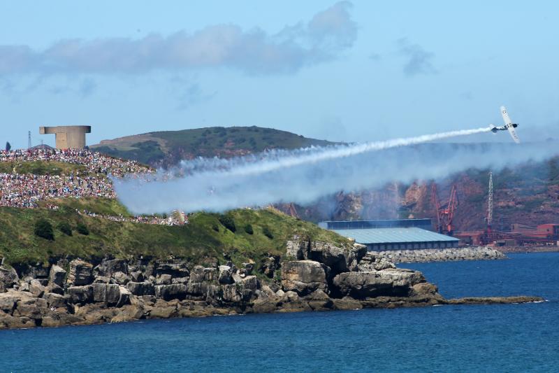 El Festival Aéreo ruge en el cielo de Gijón