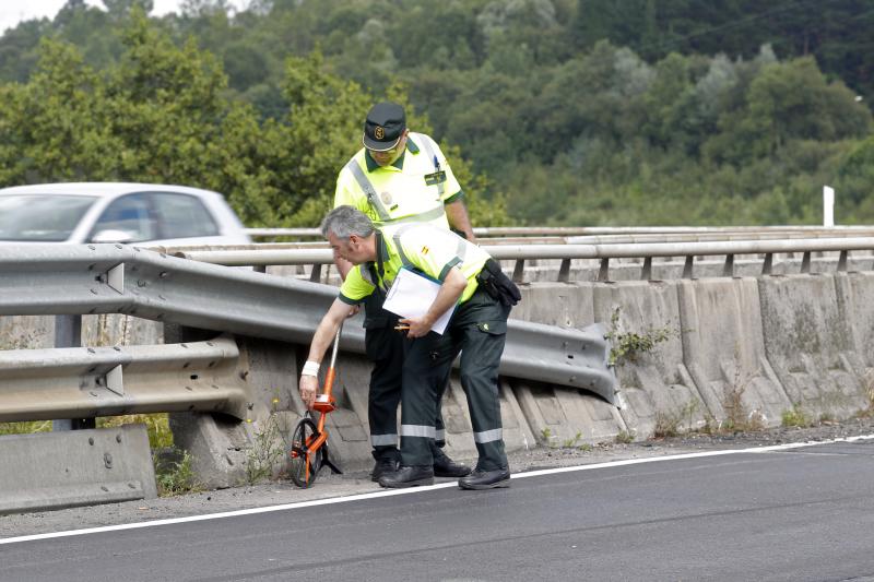 Un herido en un accidente en la ronda de Oviedo