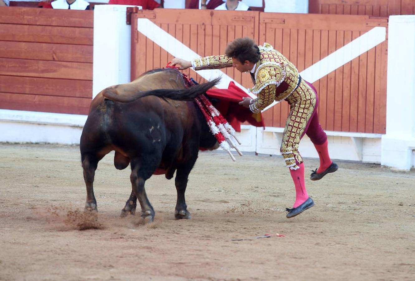 &#039;El Juli&#039; y Perera salen por la puerta grande de El Bibio