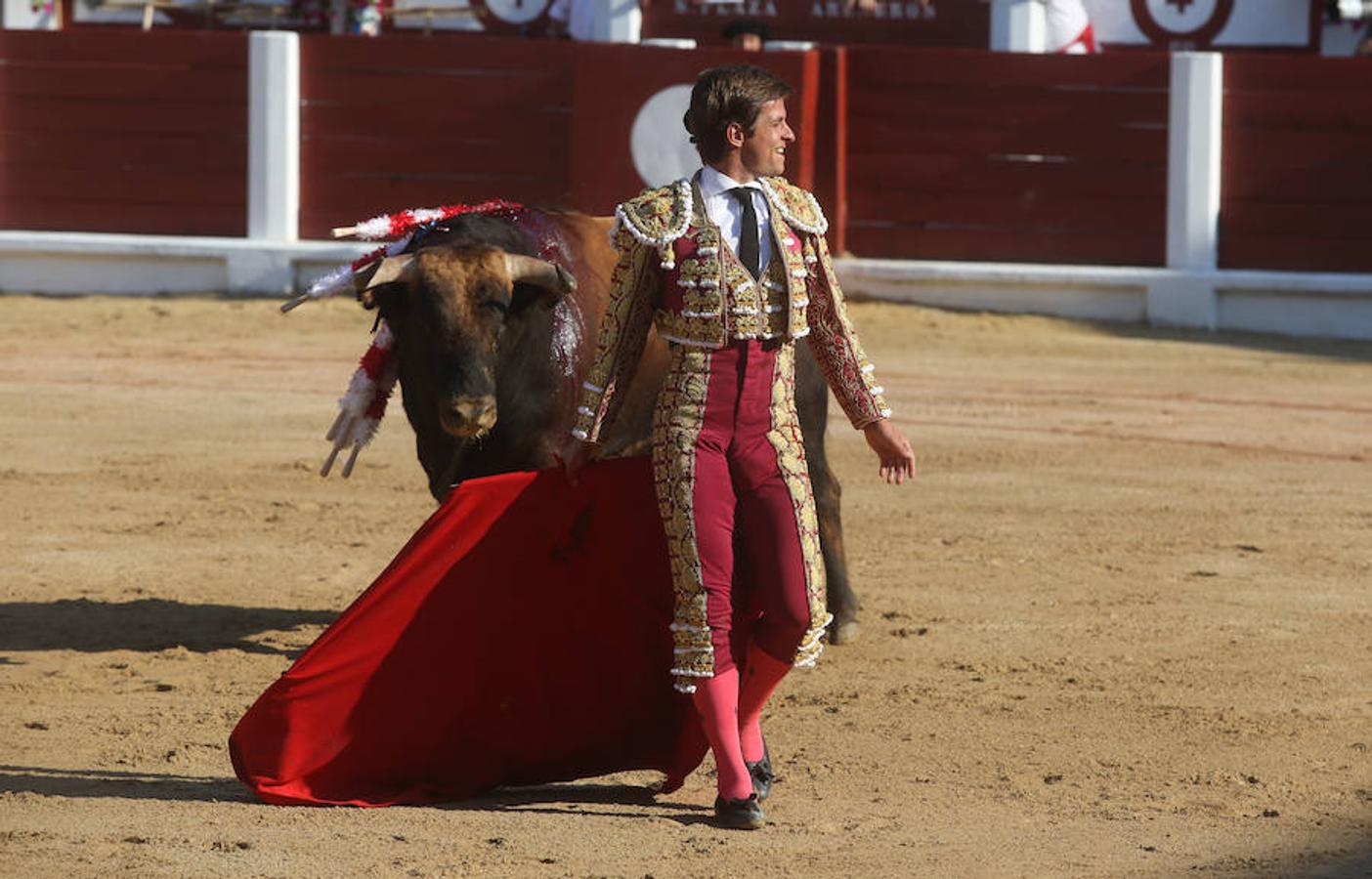 &#039;El Juli&#039; y Perera salen por la puerta grande de El Bibio