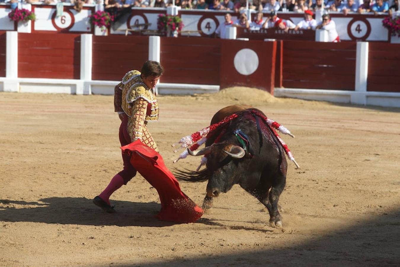 &#039;El Juli&#039; y Perera salen por la puerta grande de El Bibio