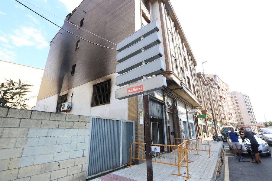 Cuatro heridos por inhalación de humo en un incendio urbano en Avilés