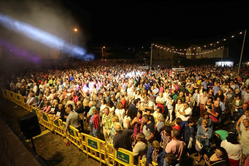 Concierto del Dúo Dinámico en Llanes