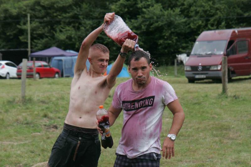 El vino, fiesta en Llamigo