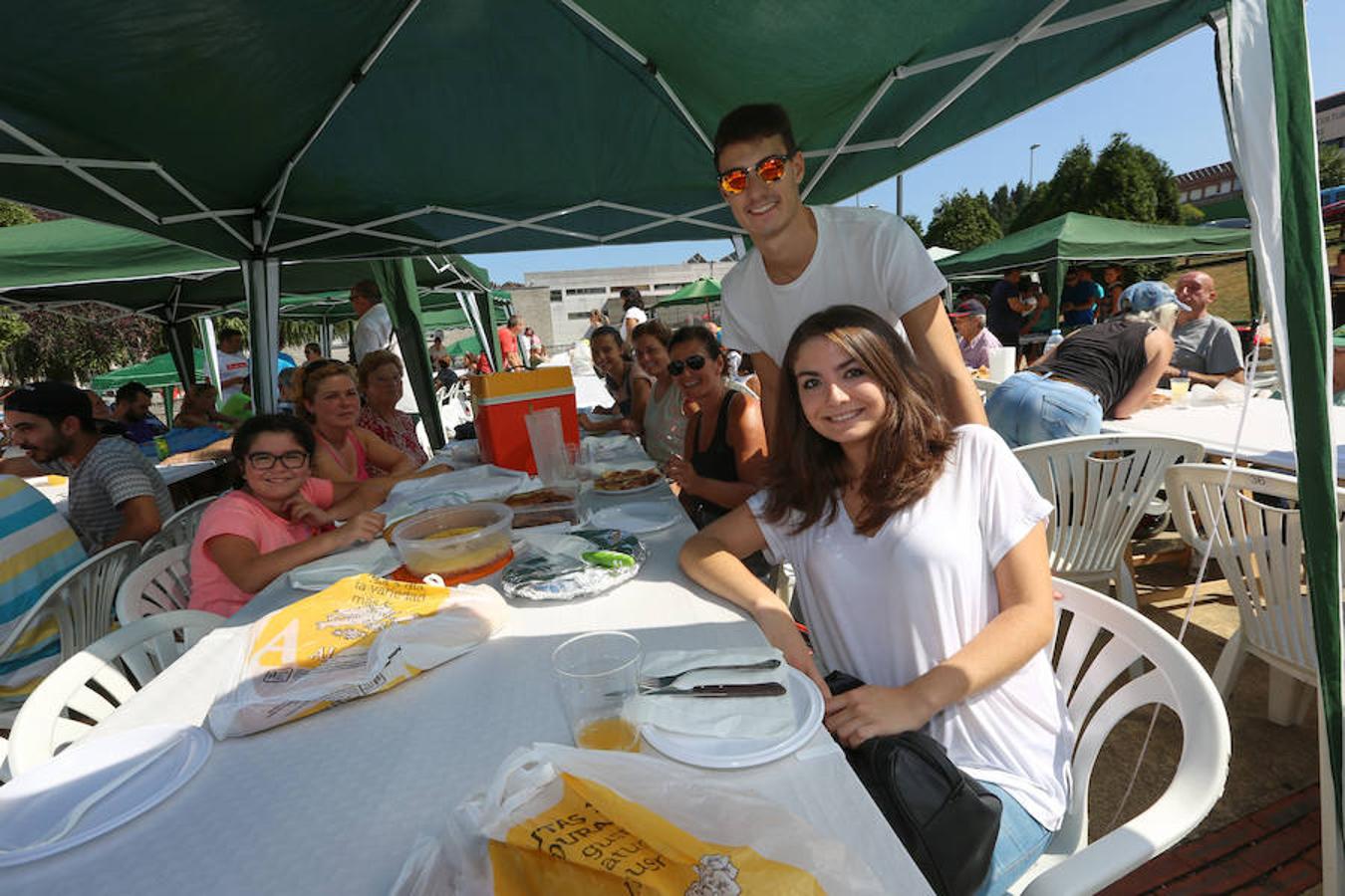 Comida en la calle de las fiestas de Corvera