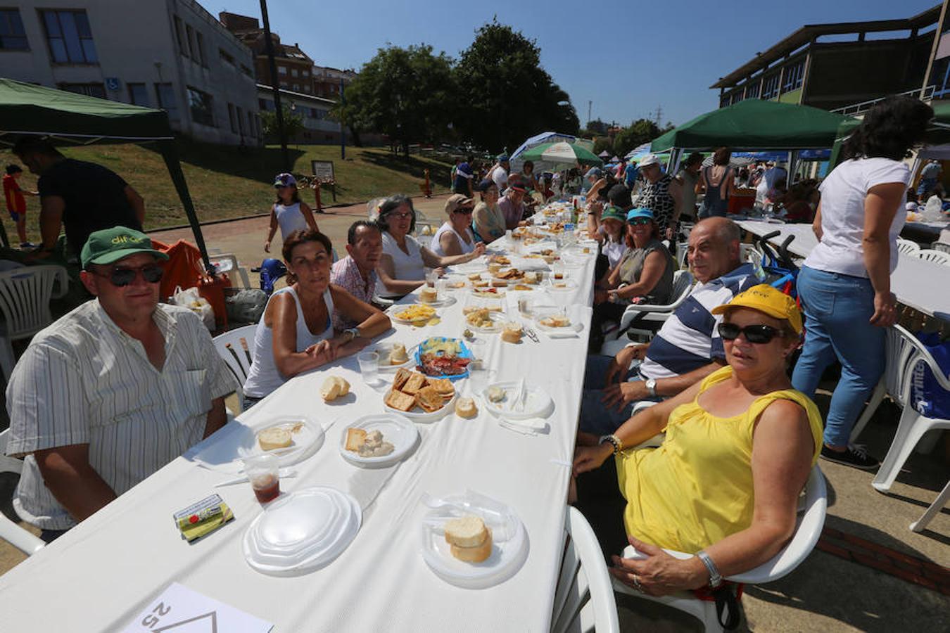 Comida en la calle de las fiestas de Corvera