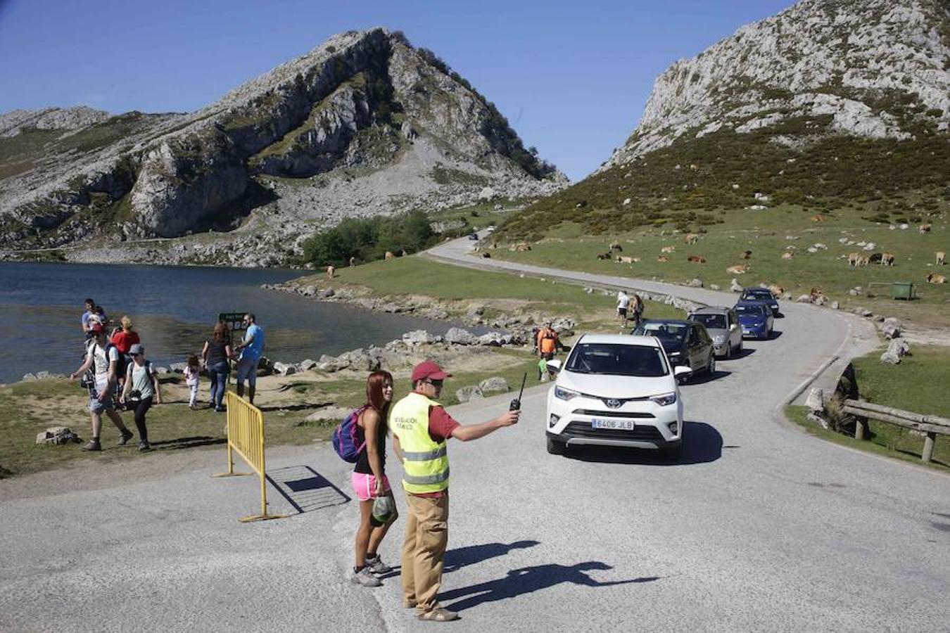 Cortes de tráfico en los Lagos de Covadonga