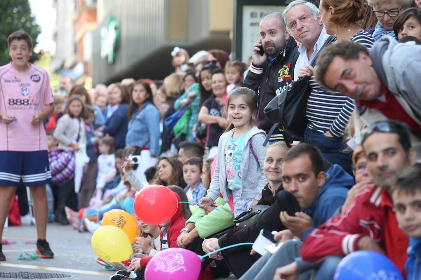 ¿Estuviste en el desfile del Día de América en Asturias? ¡Búscate!