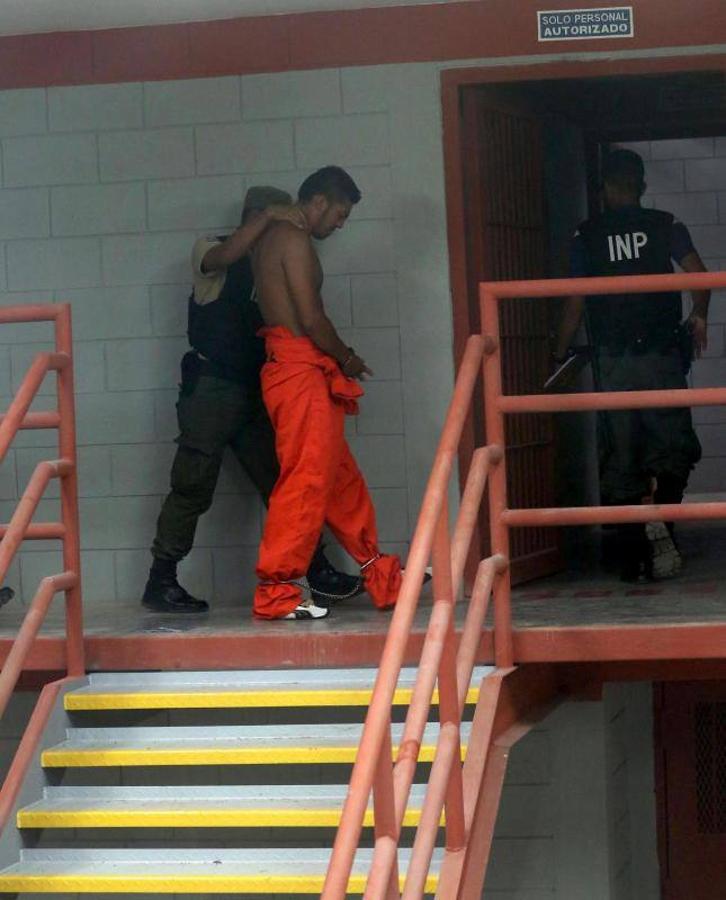 Así es la llegada de presos peligrosos a una cárcel de alta seguridad