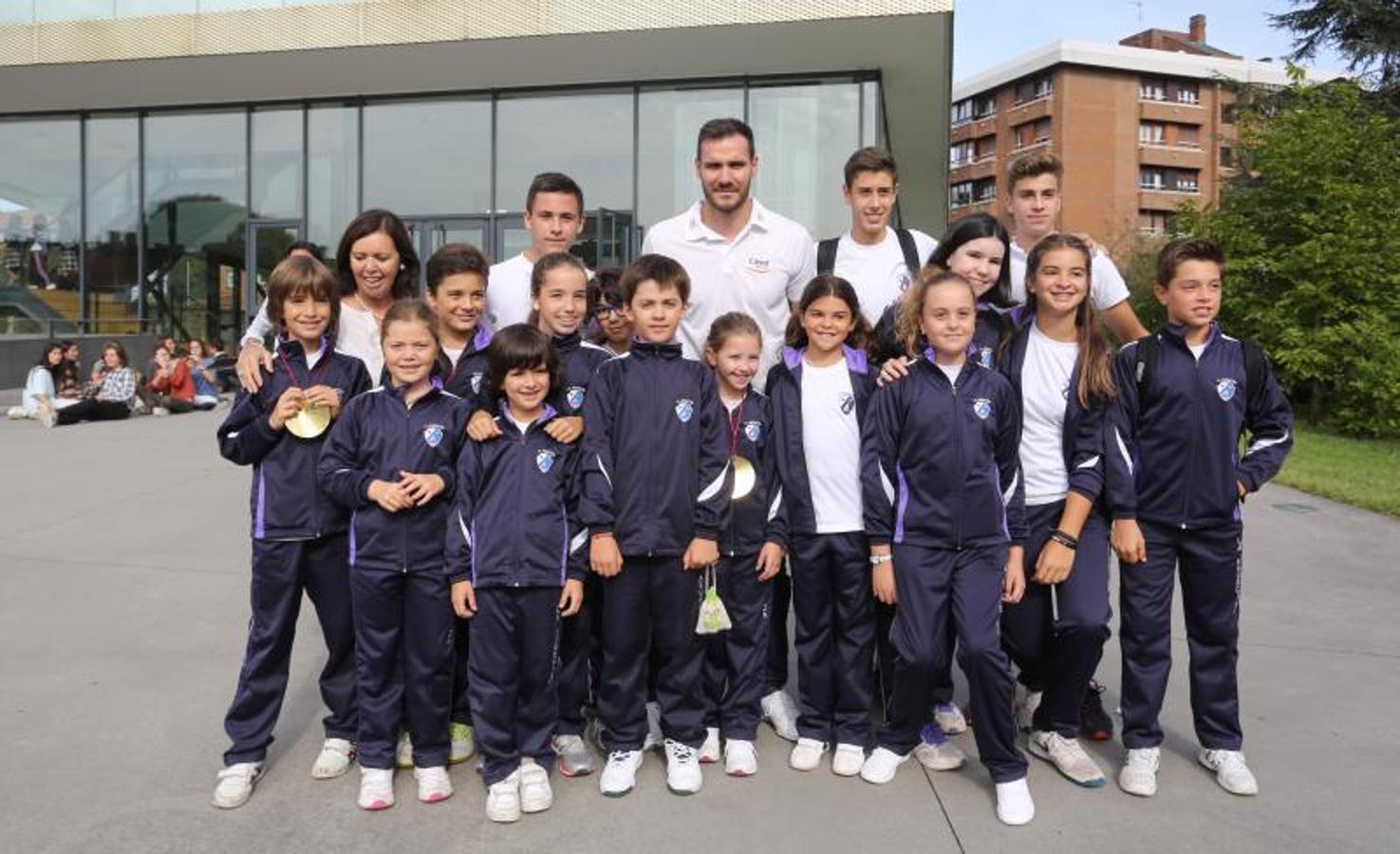 Saúl Craviotto visita el Colegio de la Asunción