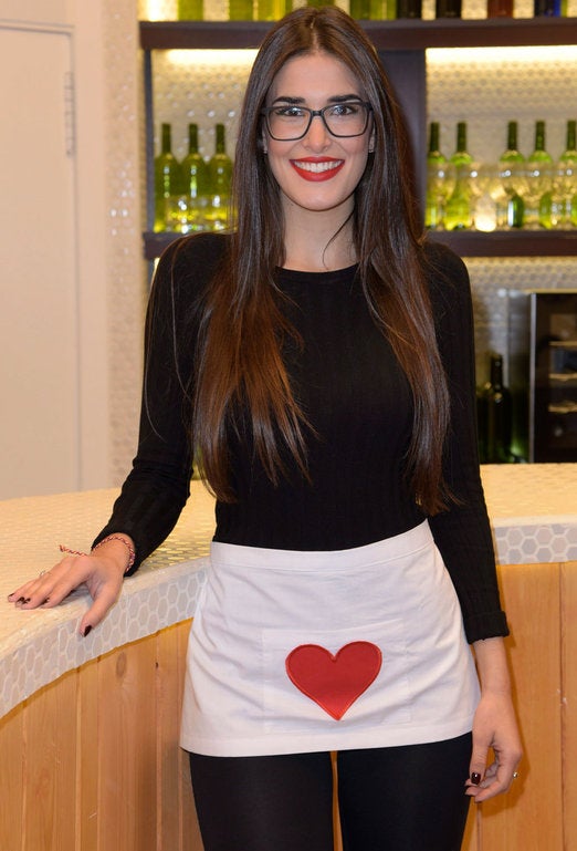 Lidia Torrent, la llamativa camarera de &#039;First Dates&#039; e hija de Elsa Anka