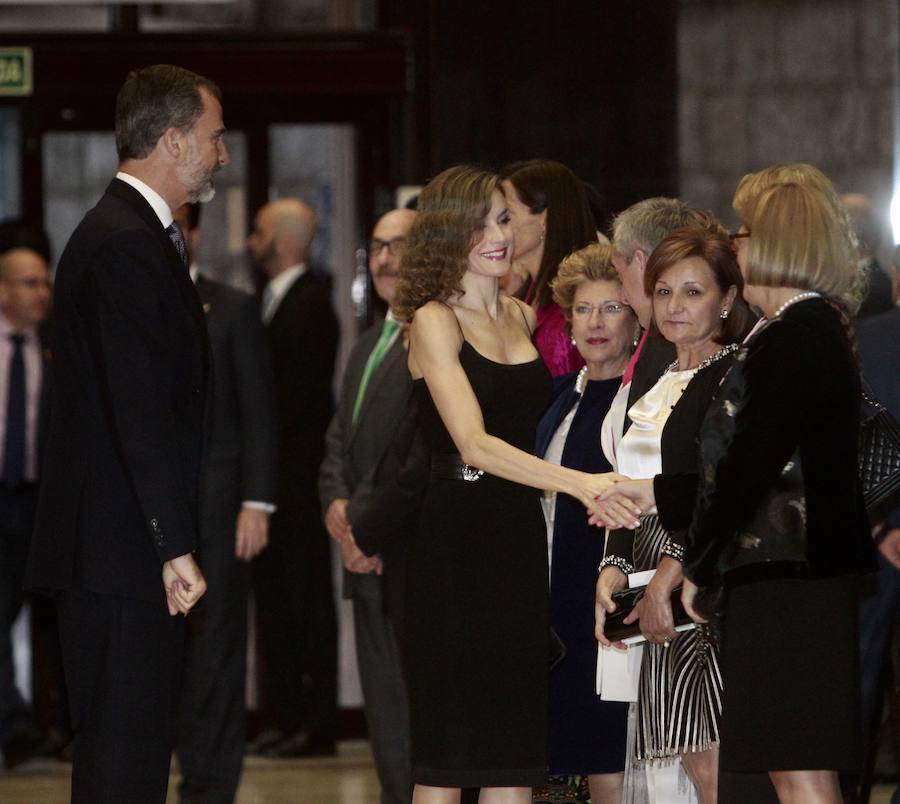 Los Reyes, en Oviedo para los Premios Princesa de Asturias