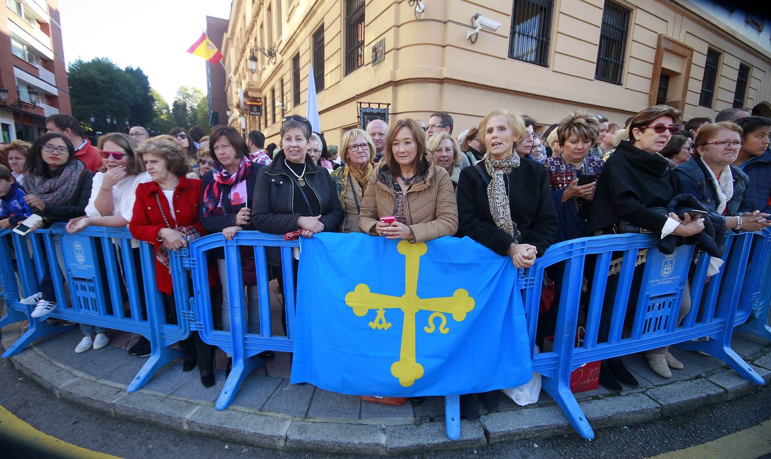 Protestas a la entrada de los Premios Princesa de Asturias